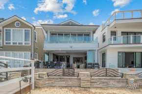 Waterfront Beach House on Newport Bay with Hot Tub